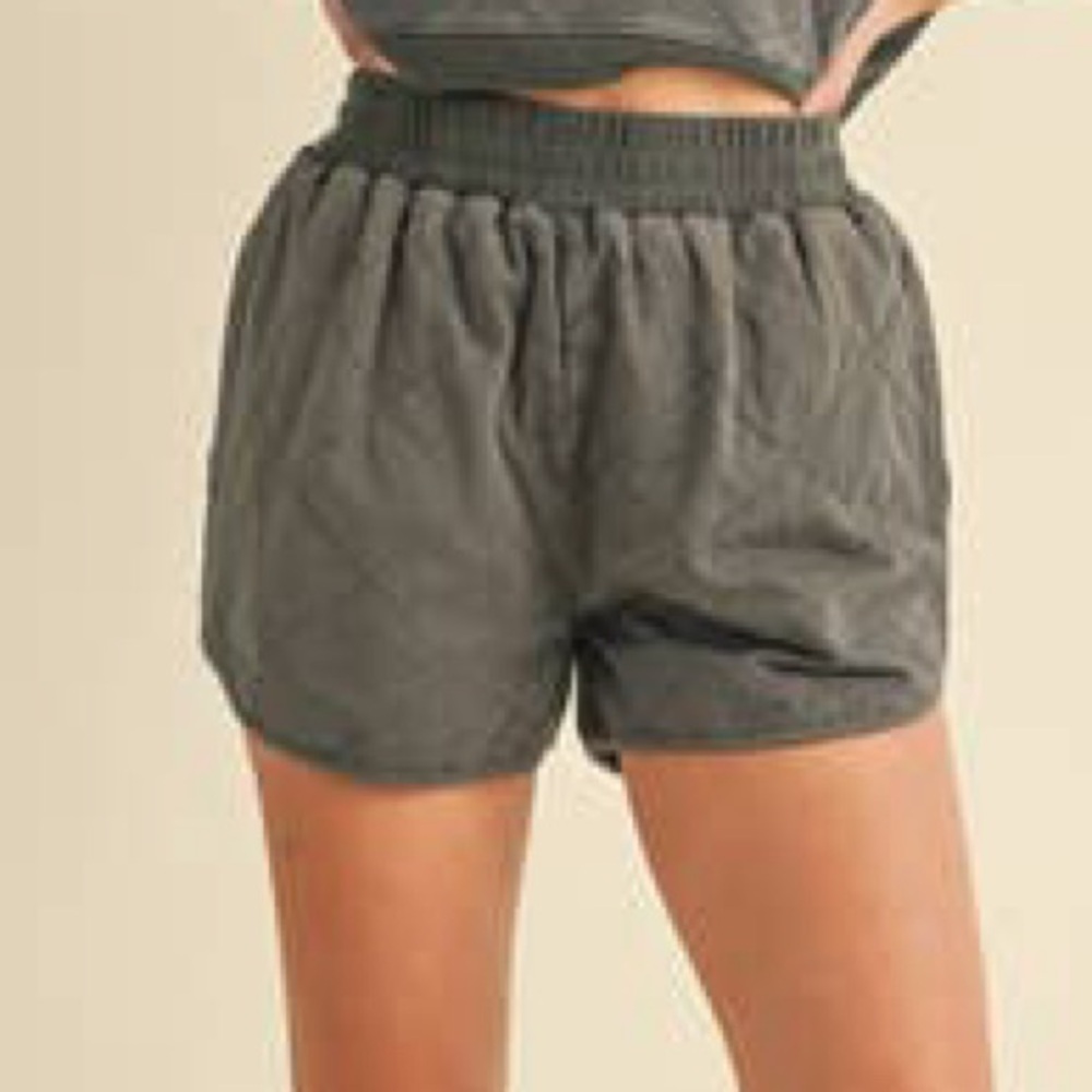 New! Heyson quilted shorts